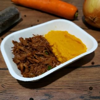 Carne desfiada com purê de abóbora cabotiã 200g