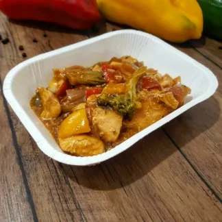 Frango xadrez com (peito de frango, cebola, pimentões, brócolis, amendoim e shoyu) 250g