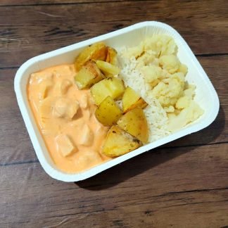 Strogonoff de frango com arroz branco batata inglesa assada e couve-flor 400g