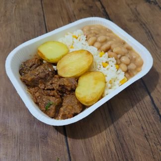 Cubos de carne (patinho) com arroz branco, feijão carioca e batata inglesa assada 350g